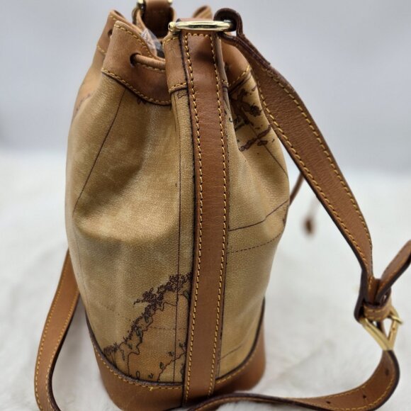 Geo Classic map print bucket bag - Picture 12 of 13